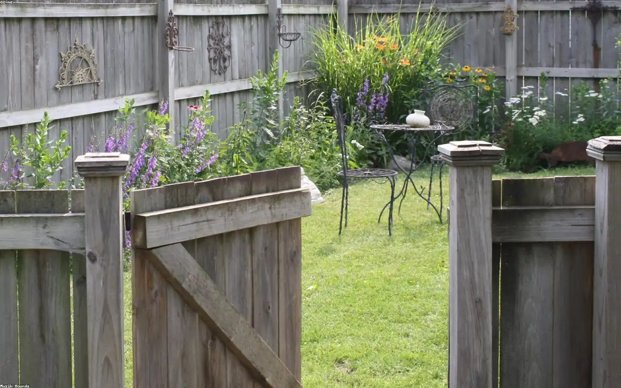 fence installation vose beaverton on an established residential lot